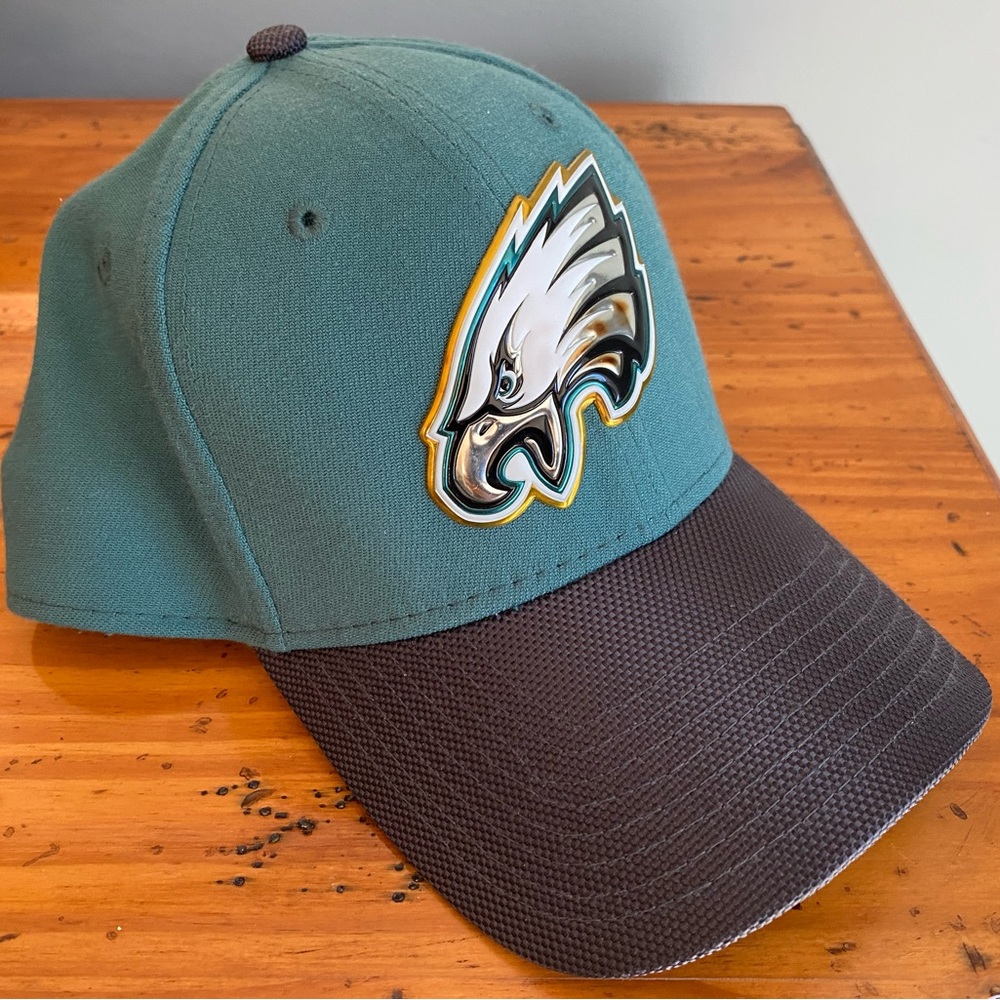 Never worn Philadelphia Eagles fitted cap